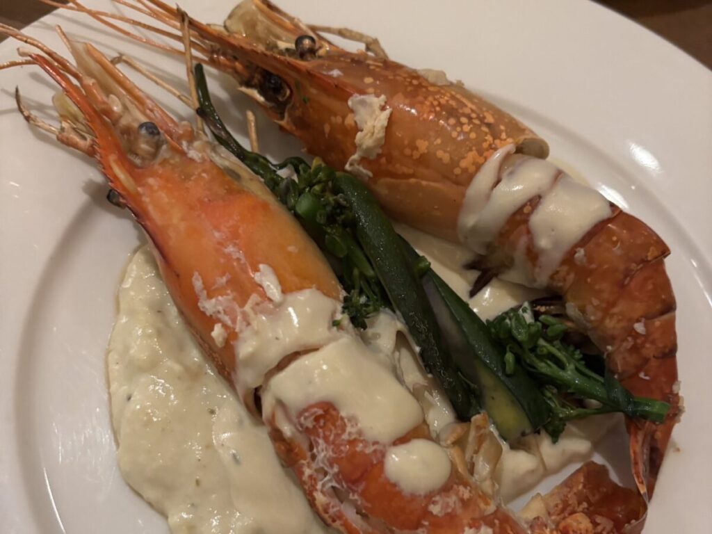 Seafood with shrimp and lime at Cancun restaurant｜カンクンのレストランで食べたシュリンプ