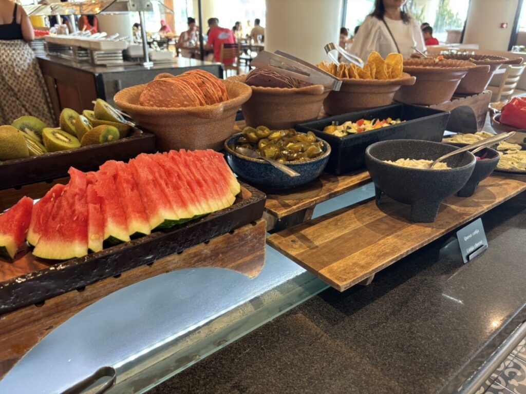 Hilton Cancun all-inclusive buffet and local dishes｜ヒルトンカンクンのビュッフェ料理