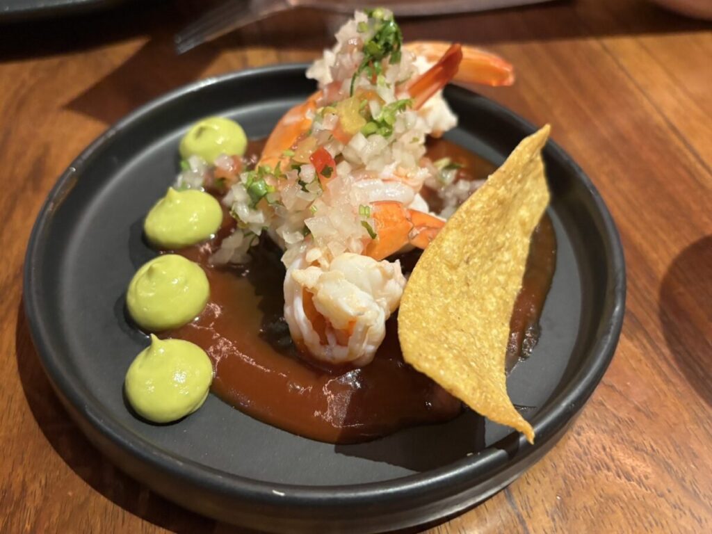 Hilton Cancun dinner with grilled fish and vegetables｜ヒルトンカンクンのディナー・サーモンのグリルと温野菜