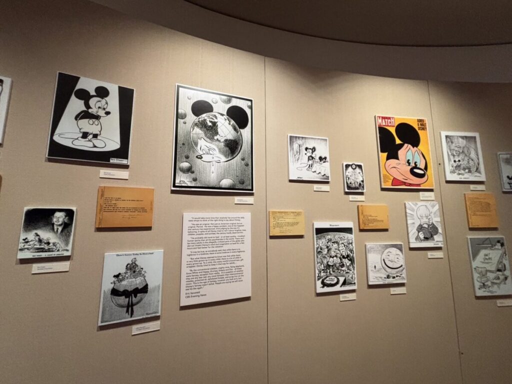 ウォルト・ディズニー・ファミリー・ミュージアム館内の映像展示スペース